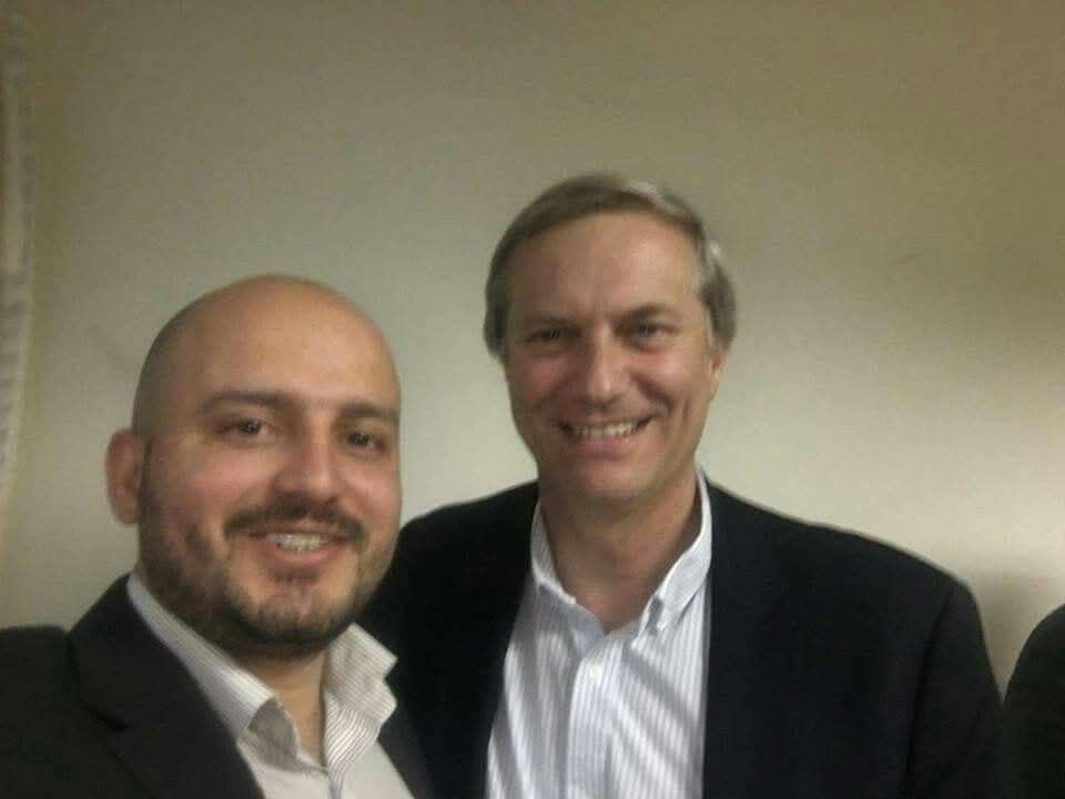 Yesid Castaño junto a José Antonio Kast en una reunión de trabajo sobre política migratoria, 2018.